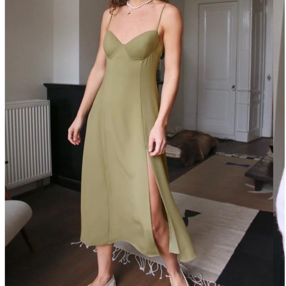 GENTLY USED BLACK Aritzia Providence Dress Size 6